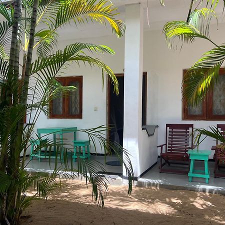 Hotel Moxy Bay Arugambay à Baie d'Arugam Extérieur photo