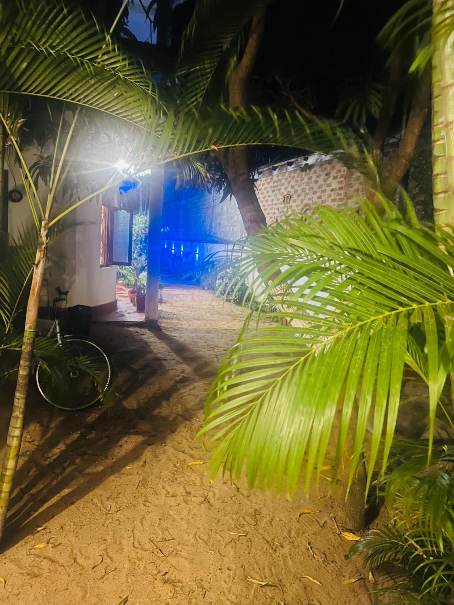 Hotel Moxy Bay Arugambay à Baie d'Arugam Extérieur photo