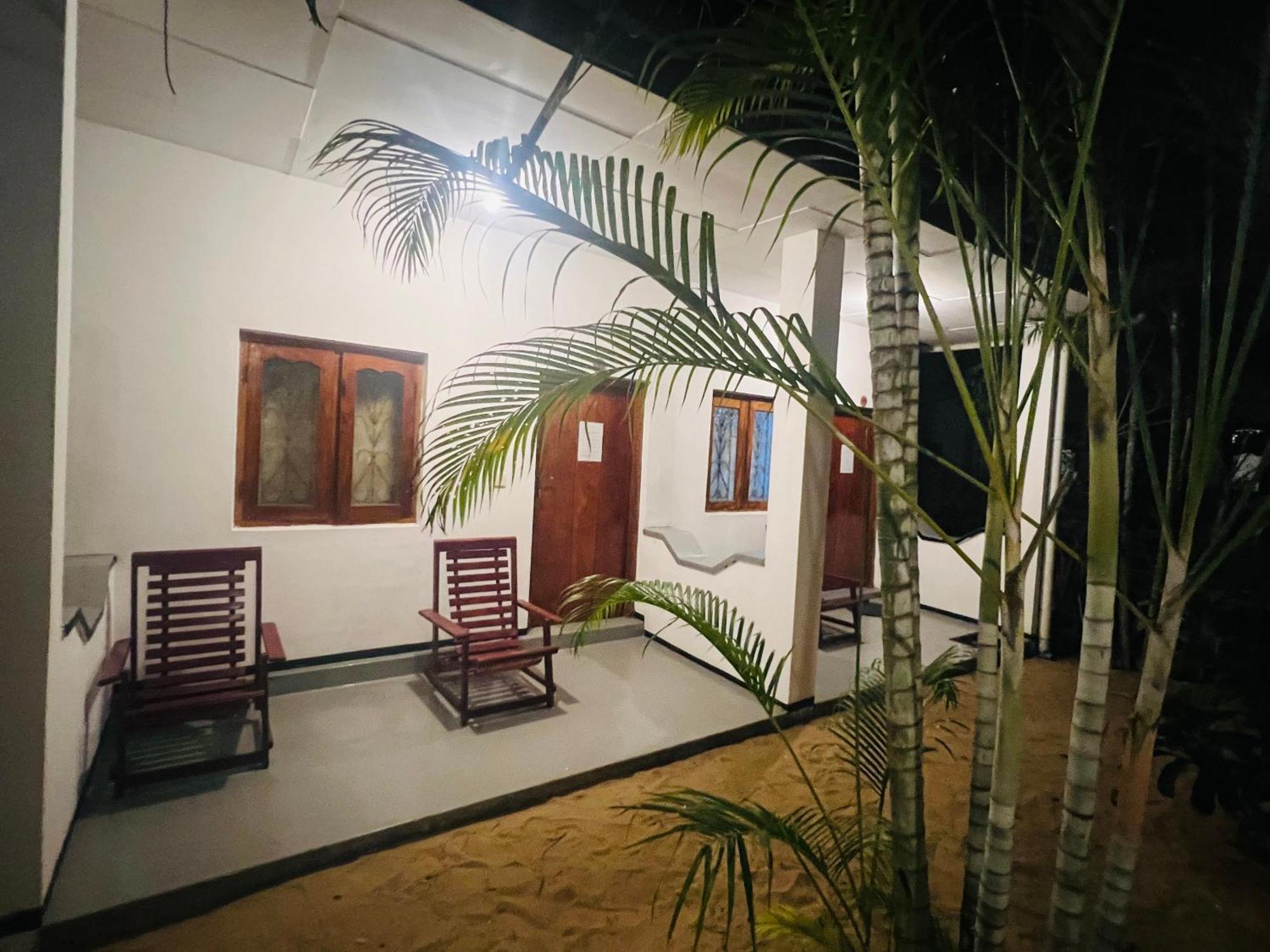 Hotel Moxy Bay Arugambay à Baie d'Arugam Extérieur photo